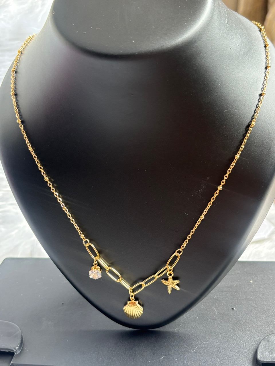 Golden Charm Pendant Chain Necklace (Starfish, Shell & Crystal) – Regular Wear, Anti-Tarnish, Waterproof